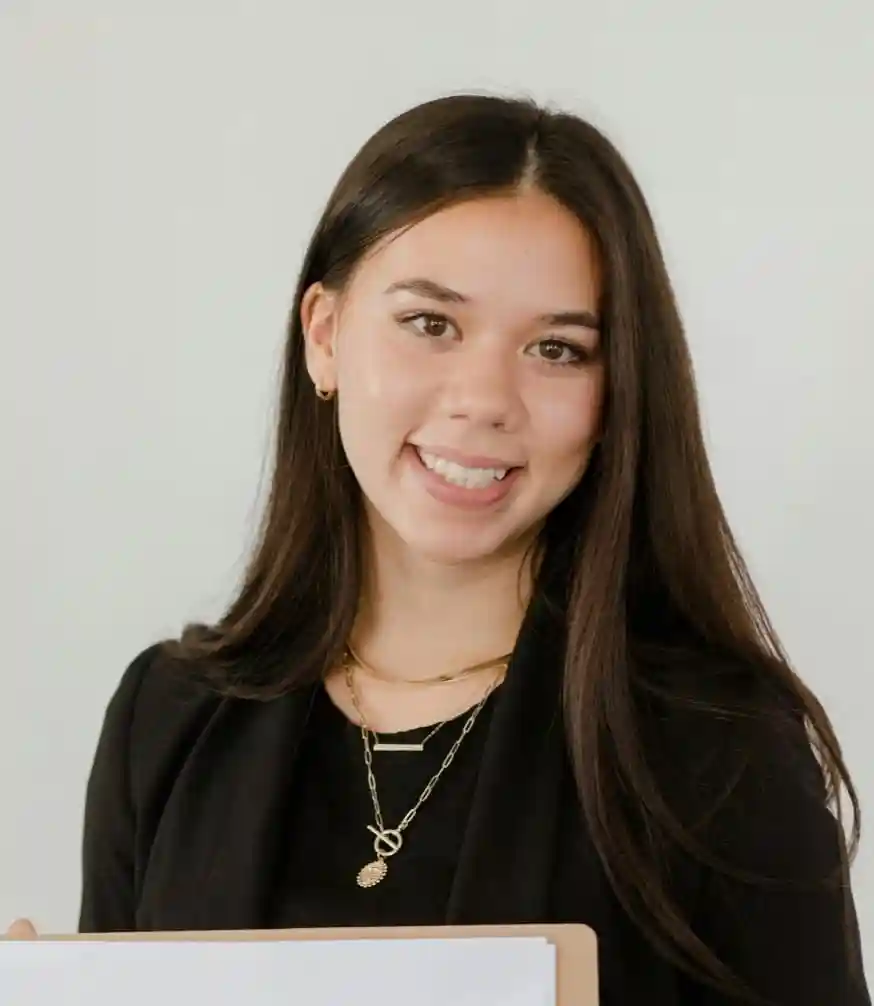Elderly man with a long beard wearing a traditional turban